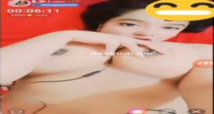 Horny Desi Girlfriend Teases with Fat Boobs & Tight Pussy, Gives a Sneak Peek of Her Wet Lips