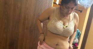 Influencer Muskan Thakurani Nude Strips Her Top in Front of Her Brother Showing Off Her Big Boobs and Hard Nips